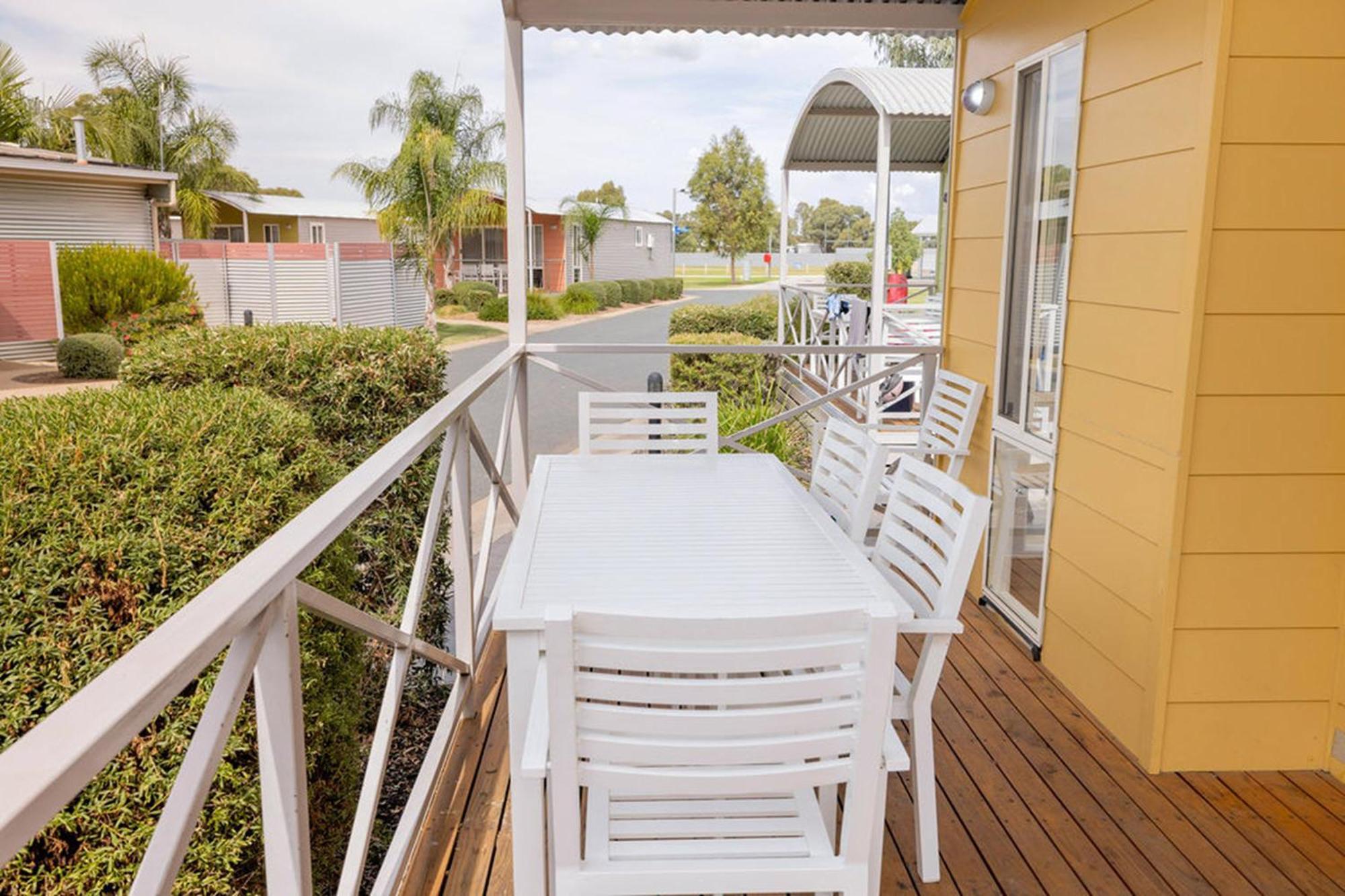 Big4 Deniliquin Holiday Park חדר תמונה