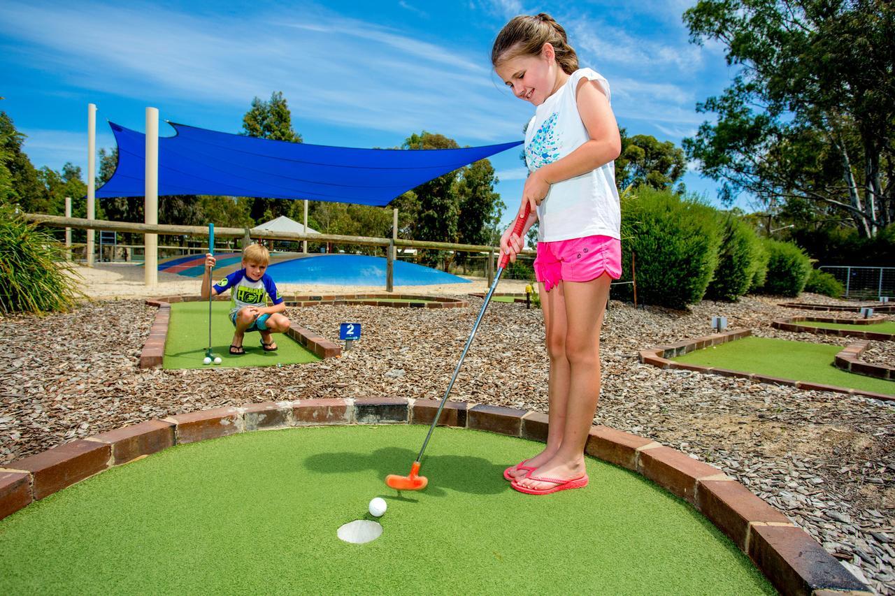 Big4 Deniliquin Holiday Park מראה חיצוני תמונה